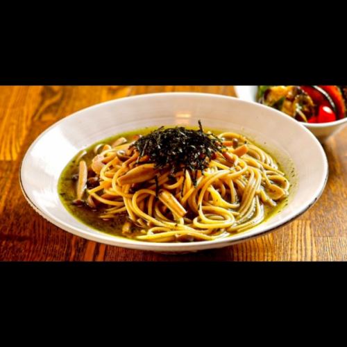 キノコとバジルのスープパスタ