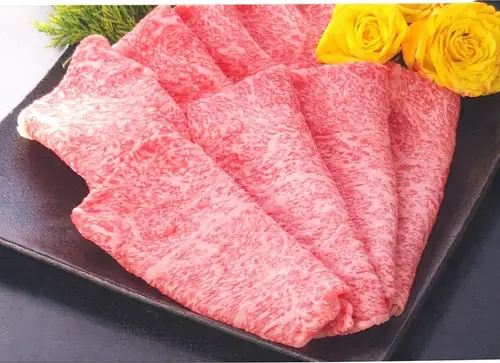 享用伊拉戈黑牛肉（牛排和烤牛肉）的課程☆
