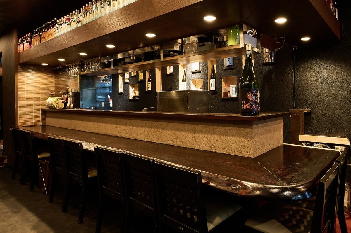 楽しくおしゃべりしながら、気軽に食事が楽しめるカウンター席♪