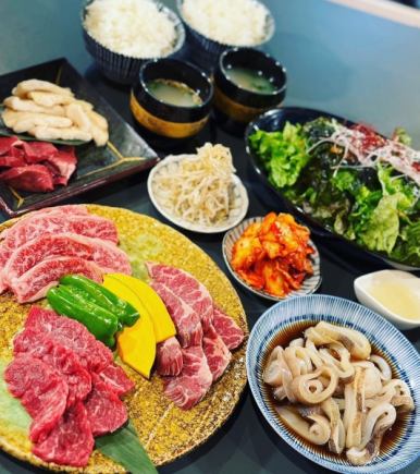 【お手軽使い◎梅コース】ハラミやカルビ・ホルモンなど計5種類のお肉を堪能♪ ¥3300円(税込)