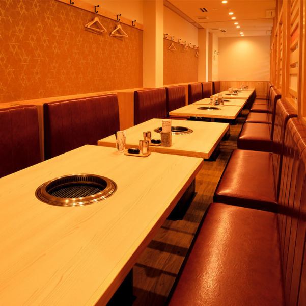 The left floor on the 2nd floor can accommodate up to 40 people, and the reserved floor can accommodate up to 70 people.You can relax and enjoy carefully selected yakiniku in the spacious store, so please feel free to contact us!