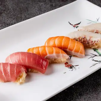 Recommended 3-piece sushi platter