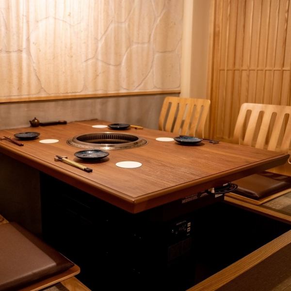 [Completely private room available ◎] We have sunken kotatsu seats that can be used by 4 people or more! If you remove the partition, you can use it for up to 10 people. Doing.