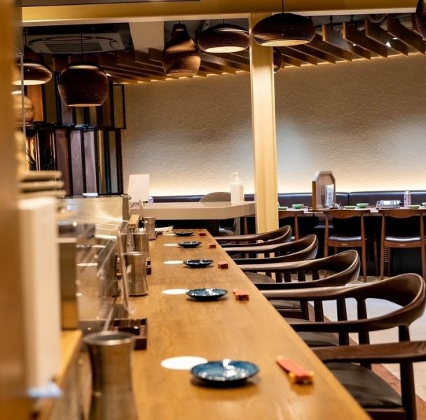 [Single guests are also very welcome] Our shop is conveniently located in Kumoji, so it's convenient for those on their way home from work. We also have counter seats, so please feel free to come by yourself as well.