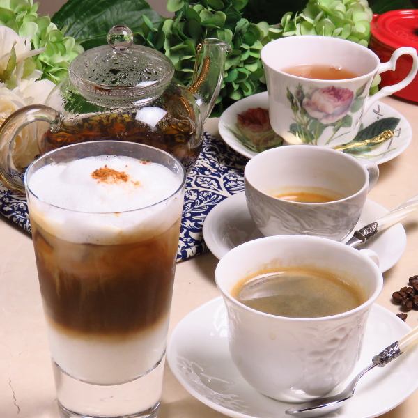 お飲み物は有機栽培のコーヒーと紅茶葉はマリアージュとニナの紅茶を使用しています。
