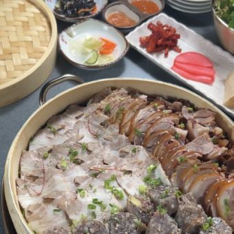 Super bargain! [Weekday lunch only] <All-you-can-eat now> Bossam and 60 other dishes now available! 2980 yen ⇒ 2480 yen