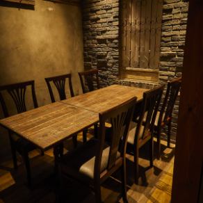 少人数でのご利用でも完全個室でのご対応可能です。5名様・6名様用の完全個室もございますので、女子会・誕生日会・記念日のお祝いなどにもおすすめです!