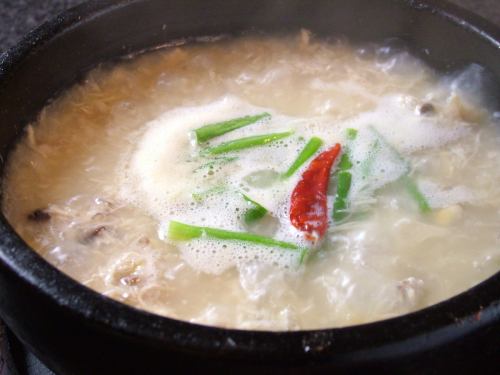 参鶏湯（サムゲタン）スープ