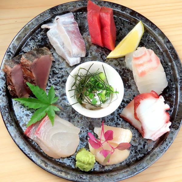 Extremely fresh! We offer assorted sashimi made from fresh fish sourced from the market!