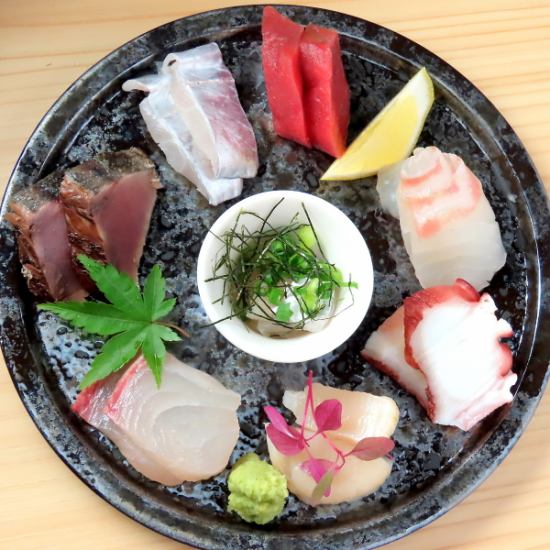 Opening on July 18th! We offer sashimi platters carefully selected by the owner.