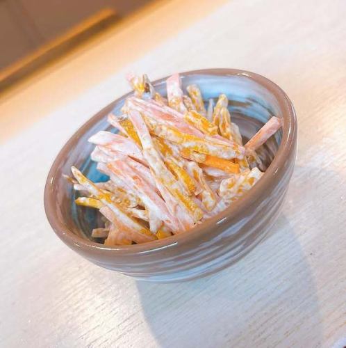 ピリ辛でお酒すすめ『にんじんムーチョ』