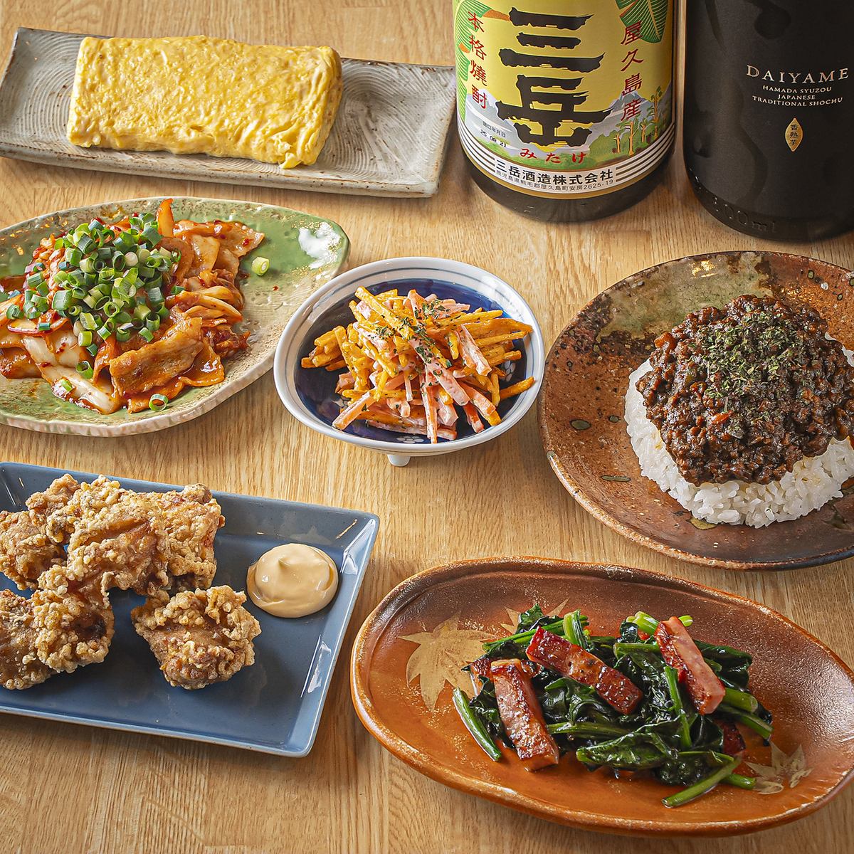 豊富な酒の肴と豊富なお酒が楽しめるアットホームな飲み屋となっています！