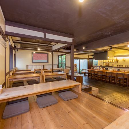 [Zashiki seat] It is a spacious tatami seat that can accommodate from 2 people to a maximum of 40 people.The relaxing space is a popular seat for families with young children!
