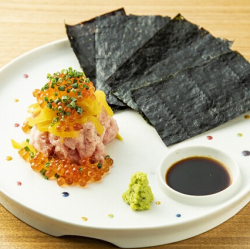 本気のトロたく刺 (本マグロのねぎとろ×たくたんを有明海苔に巻いて)