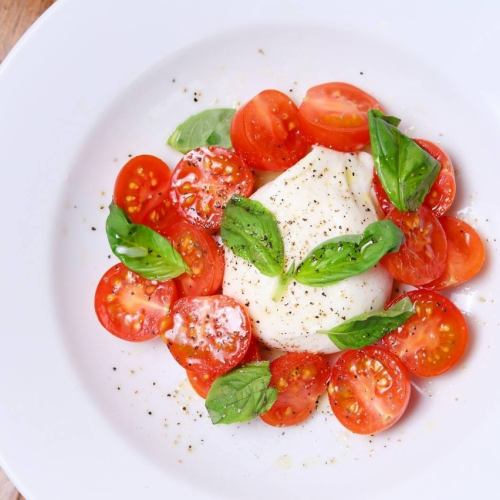 Burrata and cherry tomato caprese