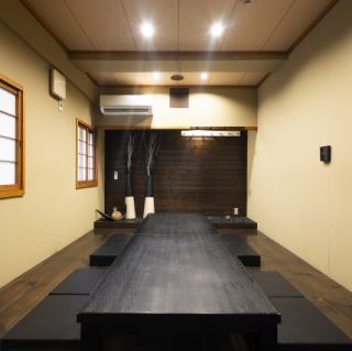 1部屋限定の3階人気VIP個室!個室なのでプライベート空間利用が出来ます☆接待などのビジネスシーンに最適の空間です。【おかげ家梅田店 /梅田居酒屋 /大阪グルメ /梅田グルメ /大阪居酒屋 /炭火焼き /焼き鳥好き /もつ鍋 /肉スタグラム /炭火ダイニング /飲み放題 /ビール好き /女子会グルメ /宴会会場】