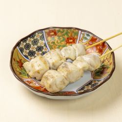 Rare chicken fillet (sauce/salt)