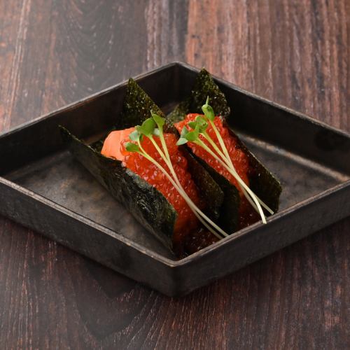 サーモンといくらのこぼれ寿司 2貫