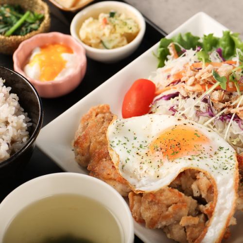 【ジューシーな旨味】パリチキセット◆皮はパリッと中は柔らかな食感のこだわり