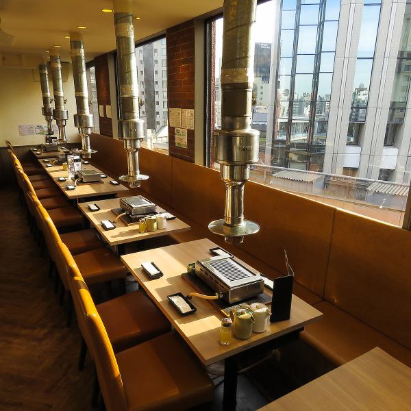 2～10名様の個室あります！会社の宴会、打ち上げ、合コンなどの大人数飲み会からデートや女子会などの少人数宴会、昼飲み・昼宴会まで幅広いシーンでご利用可能！飯田橋でのご宴会に最適な空間をご提供します☆落ち着いた店内と上質なお肉でプライベートな時間を思う存分お楽しみください！