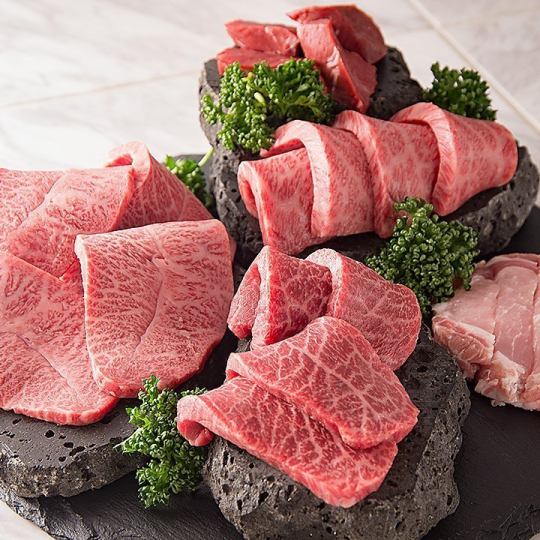【遠赤外線の効果でじっくりと…】～溶岩焼き盛り合わせ～ 五反田でA5ランク雌牛の溶岩焼をご堪能。