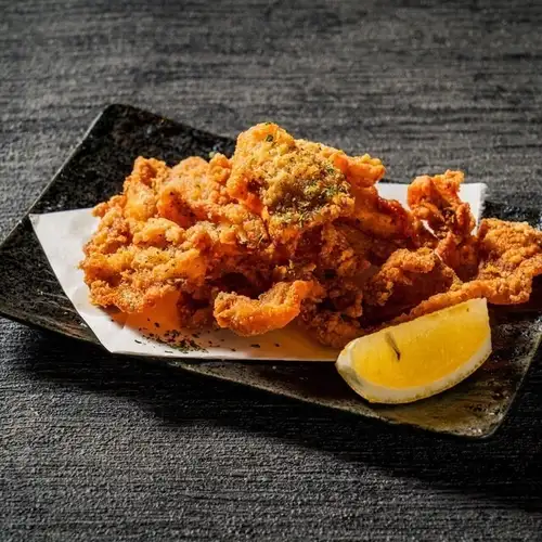 我们还提供各种与酒精饮料完美搭配的菜肴。