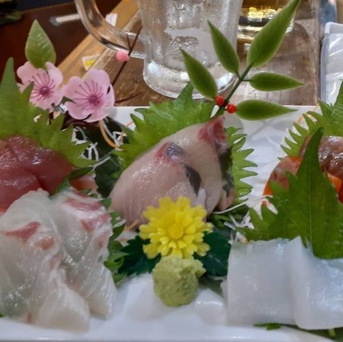 オススメ旬魚の刺し盛り