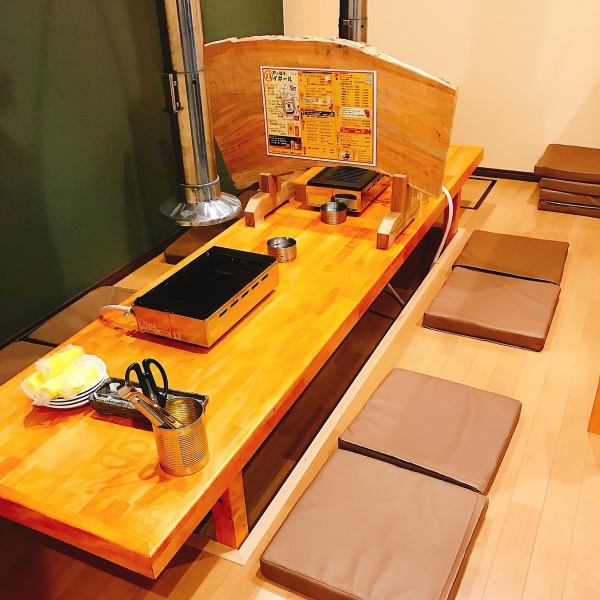 掘りゴタツで部屋を仕切ってます。最大10名様までです。