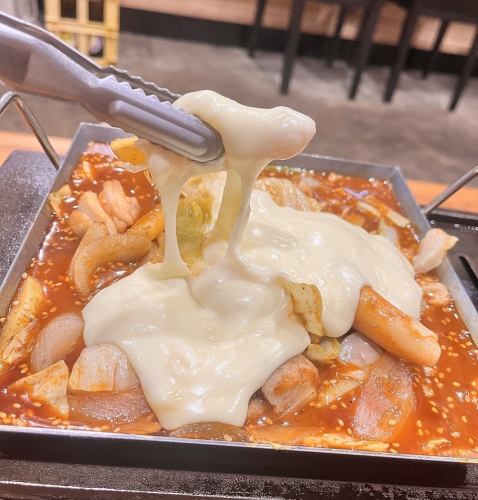 韓国定番チーズダッカルビ