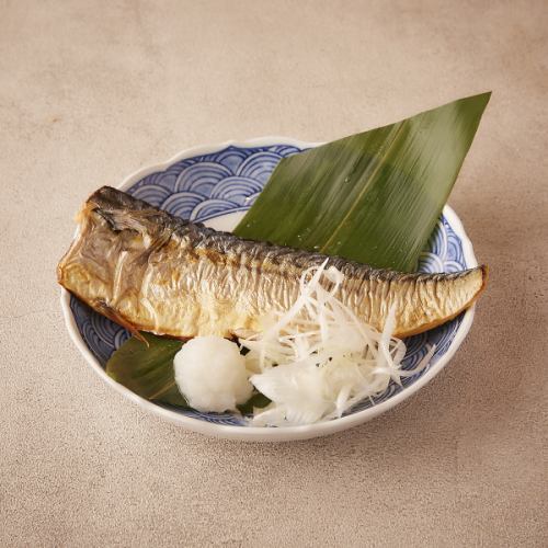 Salt-grilled mackerel