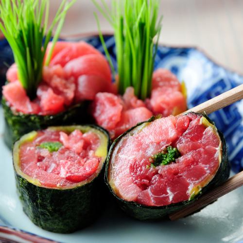 【旨みと食感が重なる、和の一品】 トロたく 2,200円(税込)