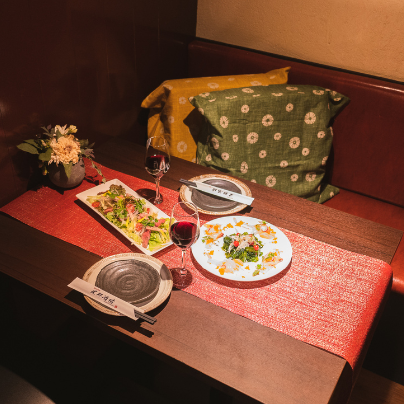 You can enjoy a relaxing meal in a private room, tatami room, horigotatsu, etc.