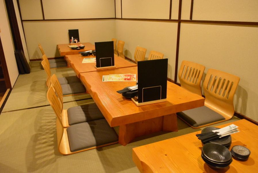 [Tatami room x private room] This is a tatami room-style private room that is recommended for use by a large number of people, such as parties, drinking parties, welcome and farewell parties, and dinner parties.Courses with all-you-can-drink for 2 hours including draft beer start from 3,500 yen.
