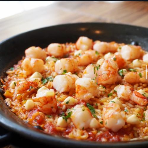 旬の食材で仕上げる本格スペイン風パエリア