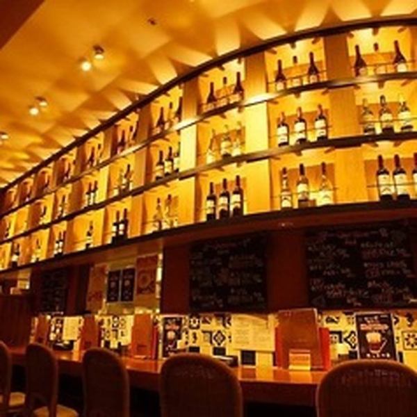 雰囲気抜群のカウンター席は、デートにおすすめです。