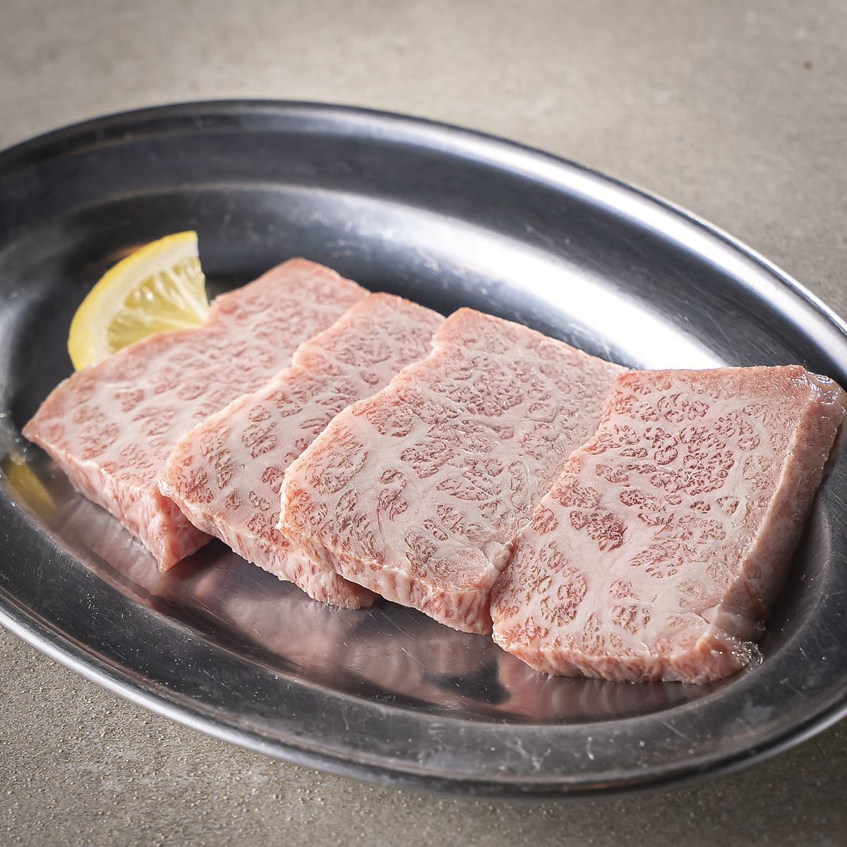 こだわりのお肉を仕入れや仕込みを丁寧に行い提供しております♪