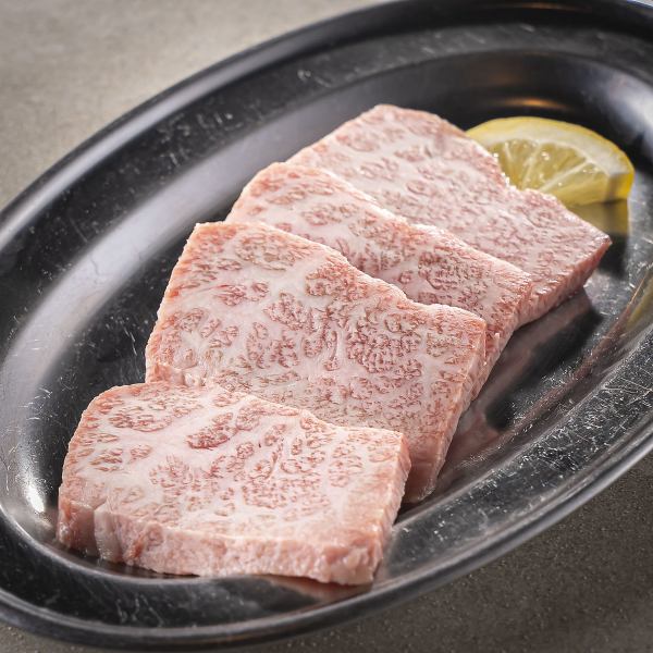 【36年の信頼が生んだ、新鮮でお得な自信の一品！】近江牛カルビ