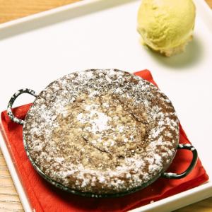 Chocolate fondant and pistachio gelato