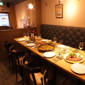 Perfect for dates, business meetings, moms' meetings, girls' nights, etc.♪ Relax on the sofa seats! Enjoy your time with our recommended course that includes all-you-can-drink♪