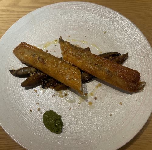 Sanma confit wrapped in deep-fried pate phyllo