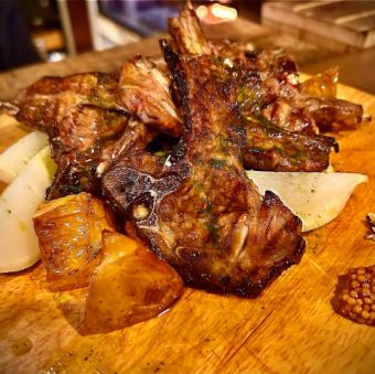 スペイン　コルドバ産　乳のみ仔羊の薪焼き