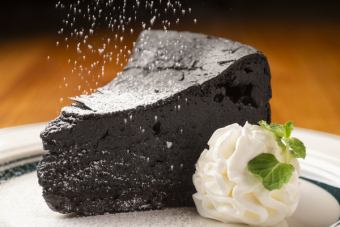 THE LODGE Charcoal Cheesecake