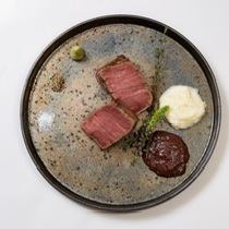 【A：国産牛フィレ肉コース】フィレ肉や前菜5種盛り合わせなど全9品⇒4900円(税込)