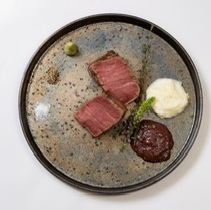 【A:国産牛フィレ肉コース】フィレ肉や前菜5種盛り合わせなど全9品⇒4900円(税込)