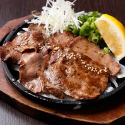 牛タンの藁焼き