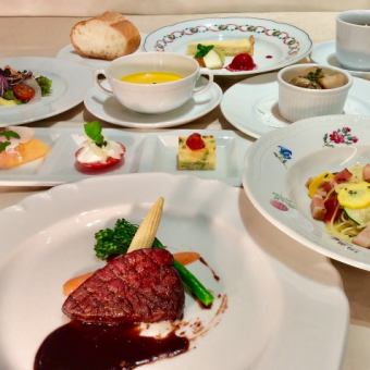 【严选高级食材套餐】纪念日♪ 番茄酱螃蟹意大利面、黑毛和牛等8道菜 8,500日元
