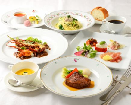午餐特餐：前菜、湯、熱開胃菜、義大利麵（選）、日本黑毛和牛、甜點（共 7 道菜）