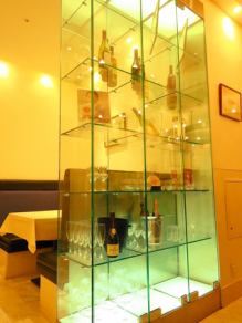 Excellent atmosphere such as wine cellar on transparent shelves.