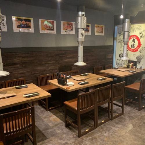テーブル席やソファー席などをご用意しております。また、店内貸切のご相談も承りますので当店までお気軽にお問い合わせください。