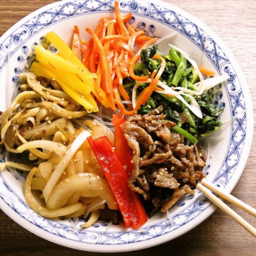 本格韓国料理も豊富